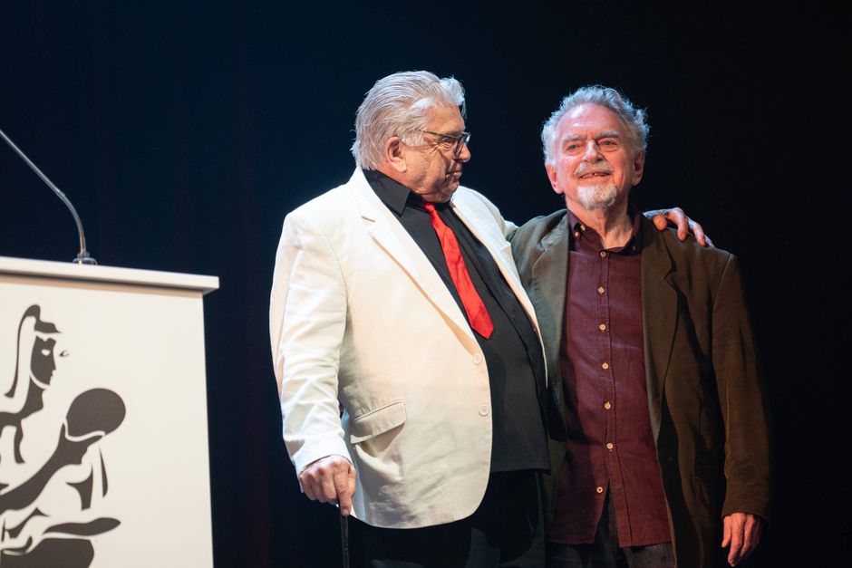 Den 81-årige instruktør, manuskriptforfatter og skuespiller Erik Clausen blev tildelt dette års Æres-Bodil.
