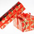 10.000 kroner per gave bliver der lovet af de to gavmilde butikker. Foto: Jesper Houborg.