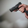 Der var heldigvis ikke tale om en ægte pistol, da Østjyllands Politi blev kaldt ud til en hændelse med en 20-årige, der viftede en pistollignende genstand. Arkivfoto by: Oliver Killig