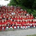Det store fællesbillede fra TRIF's fodboldskole med den årets guest-star, den tidligere AGF-spiller Frederik Krabbe, midt i flokken. Arkivfoto