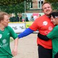 »Fodbold, Fællesskab og Forandring..« Sådan lyder mottoet i OMBOLD, der står bag Asfaltligaen. Foto: OMBOLD