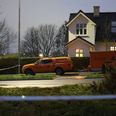 Omkring klokken 8.30 lørdag morgen blev Østjylland Politis vagtcentralen kontaktet i forbindelse med et mistænkeligt dødsfald nær adressen Silkeborgvej 790 i Årslev ved Brabrand. Foto: Presse-fotos.dk