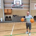 I 30 år har Flemming Mogensen trænet basketball, og han kan ikke stoppe. Han håber på, at flere vil være med på TGFs baskethold og opleve det magiske ved den sport, han selv forelskede sig i for mange år siden. Foto: Søren Brunsgaard Ladefoged