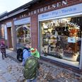 Nu er der noget nyt på vej i Storegade 4 i Hinnerup. Det er Tømrerfirmaet Favrskov, som har købt stedet. Arkivfoto