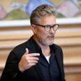 Torsten Gejl har siden marts 2020, da han mistede fire kolleger, arbejdet alene på Christiansborg. Her ses han til Folketingets åbningsdebat. Foto: Jens Dresling