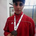 Arne Lund Christensen (til højre) er en tilfreds mand lige nu. Ud over bronzemedaljen ved U19 EM til Sebastian Terteryan blev det også til to guldmedaljer og fem sølvmedaljer ved de danske begyndermesterskaber (for boksere med færre end 15 kampe registreret i kampbogen), der blev afviklet forleden i Hornslet Fritids- og Kulturcenter