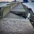 Østre Mole langs havnen i Grenaa har lidt store skader som følge af vinterens storme og kraftige bølger. Foto: Grenaa Havn