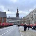 600 faner var med i faneborgen til ære for Dronning Margrethe, Frederik X og Dronning Mary. Privatfoto