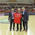 Foran de knap 5000 tilskuere i Ceres Arena i Aarhus, fik Poul-Erik Jensen taget officiel afsked med sit liv som Dansk Håndbold Forbunds mand i spidsen for den musikalske stemning i hallen.