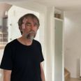 Lars Nabe-Nielsen kom i fredags til skade på hele højre side af kroppen, da han cyklede ind i nogle stålwirer, der var spændt op på tværs af en sti