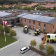 Det kræver god plads, når markedets største traktor med over 500 hestekræfter kommer forbi sammen med den endnu større mejetærsker. Foto: Michael Wulff