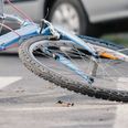 Cyklisten blev kørt til tjek på hospitalet. Arkivfoto: Adobe Stock