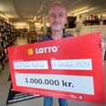 Ejer af Skjold Burne i Hadsten, Peter Aschelund, synes, at det er sjovt at vide, at den nye millionær har købt sin vinder-kupon hos ham. Foto: CSJ