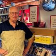 29. juli låser Torben Langhoff Christensen for sidste gang dørene til Galten Kiosk. Herefter får han mere tid til at køre veterantog. Foto: Julie Skov Jensen