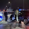 Der var massivt politiopbud ved klubhuset på Rådmands Boulevard torsdag aften. Foto: Presse-fotos.dk.