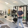Martin Bruun har lagt vægt på i indretningen af træningslokalet, at der er de rigtige træningsmaskiner og -forhold i stedet for at satse hele molevitten på rekvisitter, der dybest set ikke har en anden funktion end at ’se blæret ud’. Foto: Lars Norman Thomsen