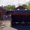 En vikar fra Spiloppen i Tranbjerg for vild på gåtur med tre vuggestuebørn. Foto: Google Maps.