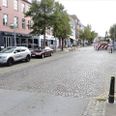 Der vil være etableret 14-16 'parkeringslommer' langs Adelgade, når arbejdet med at rette gaden ud er afsluttet. Man må dog kun parkere i 15 minutter i lommerne.