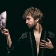 Lyden på Niklas Runges nye album er, til tider, teatralsk og storladen; andre gange nedtonet og minimalistisk. Fortællingen går fra frygt og forvirring til håb. Foto: Anders Teibel