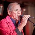 Anthony Bjerregaard fra Grenaa synger live på DR fredag aften i underholdningsprogrammet Stjerneklar. Billedet her er fra en af hans koncerter med bandet Touch of Shadows.