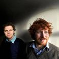 Sociologerne Christoph Houman Ellersgaard (th.) og Anton Grau Larsen har brugt en årrække på at kortlægge mere end tusind bestyrelser, fonde, udvalg, vl-grupper og andre steder, hvor magtfulde mennesker mødes, og de kan sætte navn og ansigt på en inderkreds af erhvervsdirektører, fagforeningsbosser, toppolitikere og universitetsfolk m.fl., som kender hinanden på kryds og tværs og ved fælles hjælp sætter kursen for alle os andre.. Arkivfoto