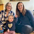 Mor og datter, Anette og Cecilia Tjørnemark plus sidstnævntes mindste åbner Rønde Legestue. Pressefoto