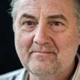 Det bliver i familien. Både Jens Jørn Spottag og datteren Ena Spottag medvirker i premiereafsnittet på tredje sæson af TV2 Charlie-serien "Sygeplejeskolen"