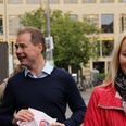 Her ses den tidligere borgmester i Aarhus, Nicolai Wammen, og hans kommende kone i forgrunden, Karen Lund, i færd med at føre valgkamp til i 2015. Foto. Arkiv