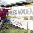 Konrad Kriecher foran Børnenes Akademi, der foreløbig bliver liggende på Møgelgårdsvej i Lystrup.