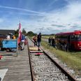 Den ikoniske røde veteranbus fra Volvo er blevet solgt til Grethes Busser, som fortsat tilbyder kørsel i bussen. Den var dog blevet for dyr at holde for Djursland for fuld Damp. Bussen er solgt for cirka 100.000 kroner. Arkivfoto
