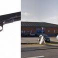 OBS. Pistolen på billedet er ikke den fra røveriet. Se beskrivelse af gerningsmanden i signalementet.
