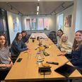 Fra højre side bagerst Sofia Mytton, Ella Jensen og Helena Nybro. Fra venstre side bagerst Lea Søndergård, Sofie Andersen og Camille Skovsgaard. Foto: Emilie Munk Porsmose