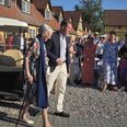 Hendes Majestæt Dronning Margrethe blev fulgt på plads af godsejer Alexander Gamborg. Foto: Anette Bonde.