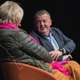 Lars Løkke Rasmussen og Kirsten Jacobsen i venskabelig samtale foran 780 publikummer i Tivoli Friheden.