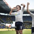 AGF'erne jubler over sejren over de blå/gule fra Brøndby. Men kan de gentage succesen mod Hinnerups blå/gule på onsdag? Foto: Liselotte Sabroe