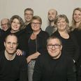 Holdet bag årets Favrskovrevy er næsten klar til den 22. marts, hvor der er premiere. Pressefoto