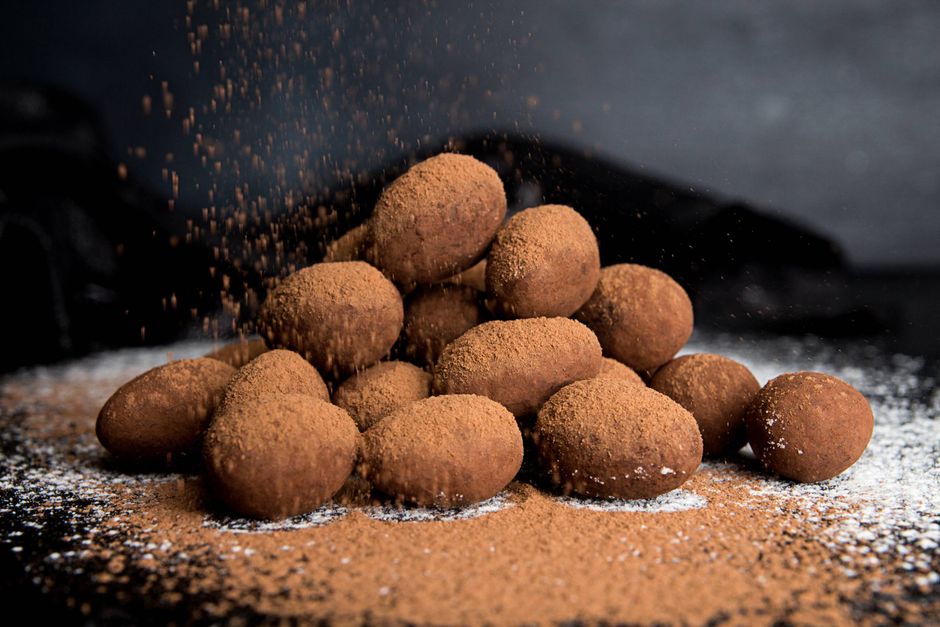 Møl er blevet fundet i chokolademandler, som nu tilbagekaldes. 