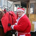 Niels Jørgen Ramsdal har kørt "Hønen" rundt i Randers hver jul i 25 år. Foto: Jan Szwed