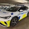 Trods problemer med køresyge er den samlede vurdering, at elbilerne er velegnede til patruljekørsel. - Foto: Kristian Jakobsen, TV2 ØJ/