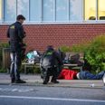 Politiet anholdt to personer foran skadestuen. Foto: Presse-fotos.dk