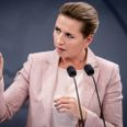På et pressemøde mandag blev statsminister Mette Frederiksen nødt til at forholde sig til en kontroversiel advokatvurdering. Foto: Mads Claus Rasmussen/Ritzau Scanpix