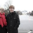 Britt Kornaat med sin søn Niklas Kornaat, der den 25. januar blev ramt af en bil i krydset ved Brogårdsvej/Gentoftegade. Foto: Signe Haahr Pedersen