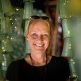 Smukfest skal ikke kun selv blive mere cirkulær. Målet er ifølge Cathrine Christensen at udvikle løsninger, der også kan skabe værdi langt uden for bøgeskoven. Foto: Per Bille