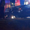 Føreren af personbilen, der er stødt sammen med en lastbil, er blevet kørt til hospitalet med eskorte. Foto: Presse-fotos.dk.