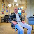 »Måske bliver der også et 60-års jubilæum. Jeg er ligesom Dirch Passer. Jeg skal dø på scenen,« griner Hans Winther. Foto: Cecilie Bisgaard