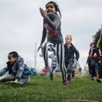 Børnenes efterårsferie bliver skudt i gang med den årlige motionsdag. Den bliver tør - men også kold. Foto: Mads Nissen/Politiken/Ritzau Scanpix