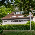 Hotel Skanderborghus fik i midten af august en sur smiley og to bøder. Pressefoto: Per Bille.