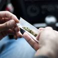En 18-årig mand havde både hash og kniv i sin bil. Foto: Adobe Stock