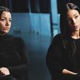 Nadia Samina Hayat ses her til venstre, mens søsteren Jamilla er til højre. Arkiv pressefoto: Discovery Networks