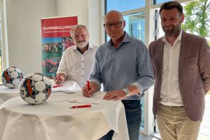 6. juni blev Velfærdsalliancen mellem DBU, DBU Jylland og Syddjurs Kommune officielt underskrevet ved en ceremoni i IF Midtdjurs klubhus.